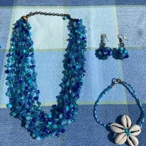 Necklace and dangle earrings set